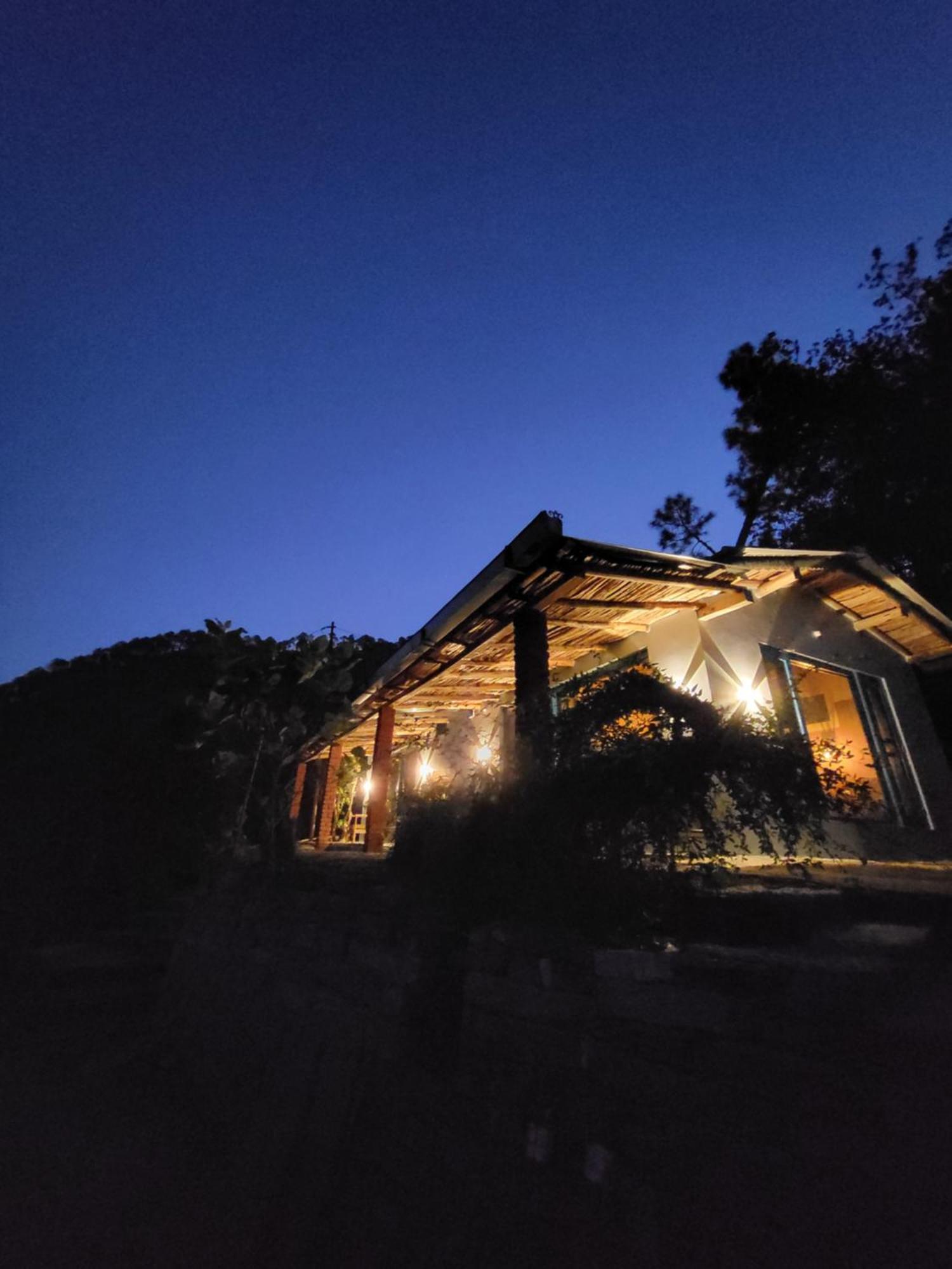 Zenoaks Homestay Almora Exterior photo