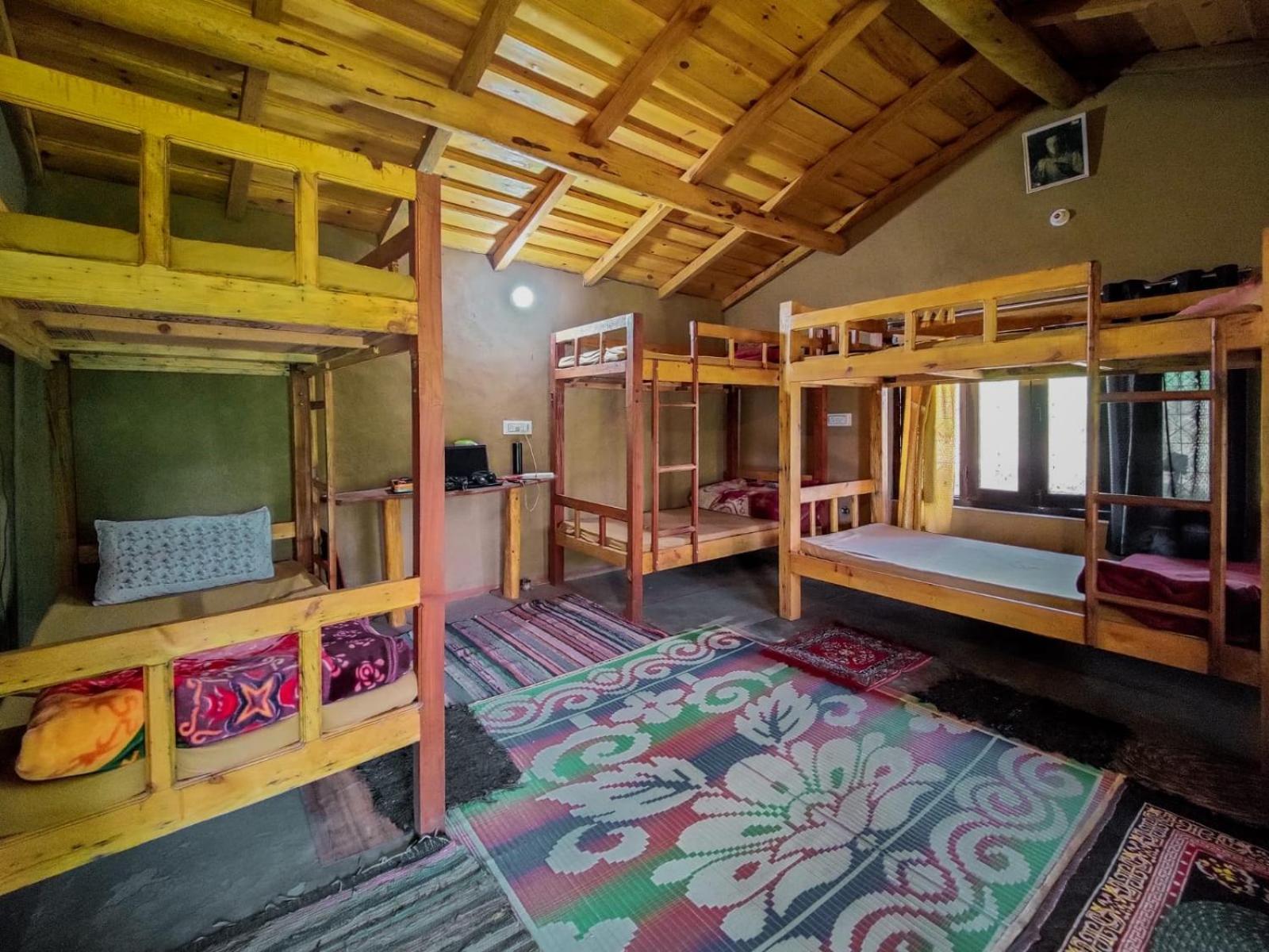 Zenoaks Homestay Almora Room photo